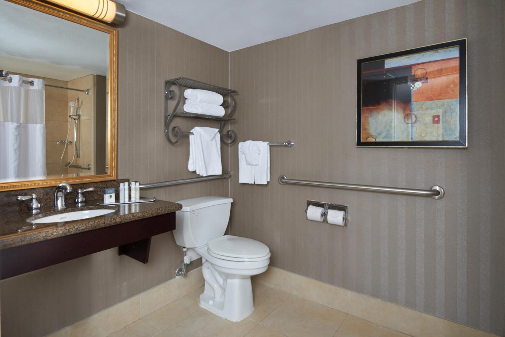 Doubletree By Hilton Dallas Market Center Exteriör bild