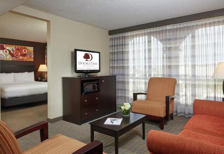 Doubletree By Hilton Dallas Market Center Exteriör bild